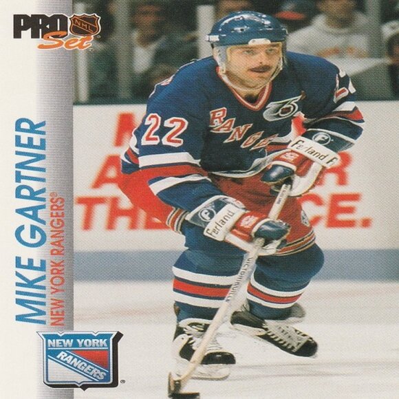 Mike Gartner Hockey Card Collection - Picture 8 of 13